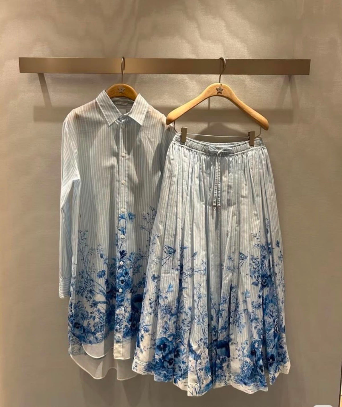 DIOR product image 1