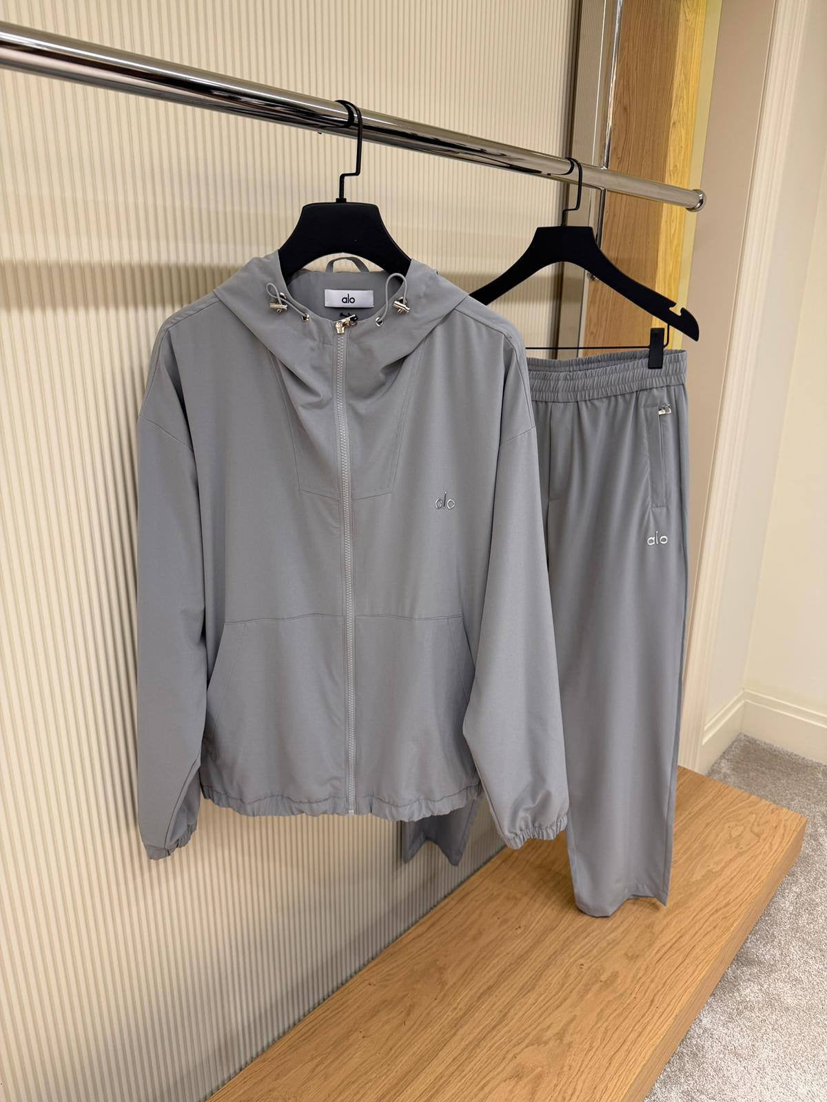 Alo product image 1