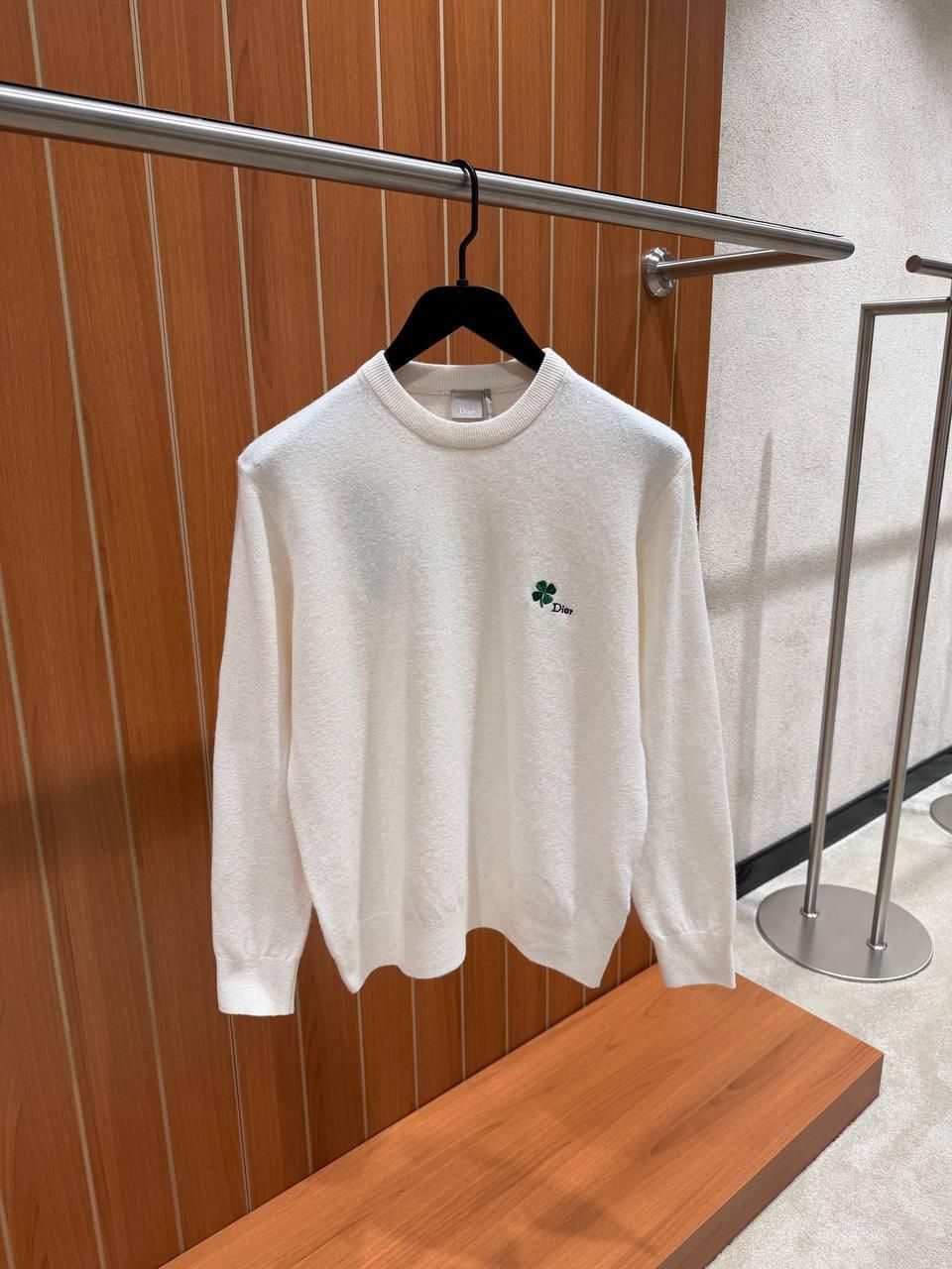 Dior product image 1