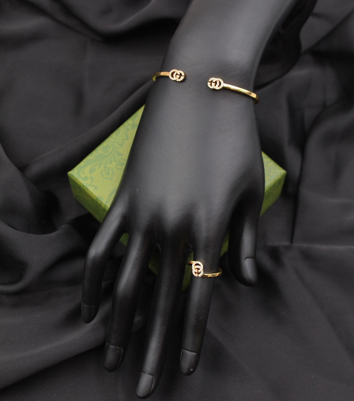 Gucci GG with Stone Bangle with Ring