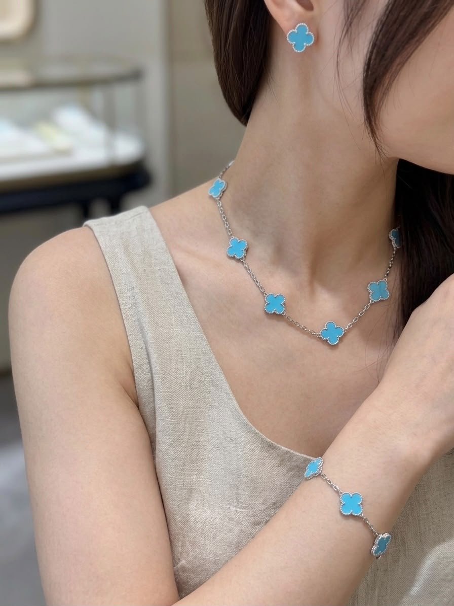 VAN CLEEF & ARPELS: WHITE GOLD AND TURQUOISE  SET