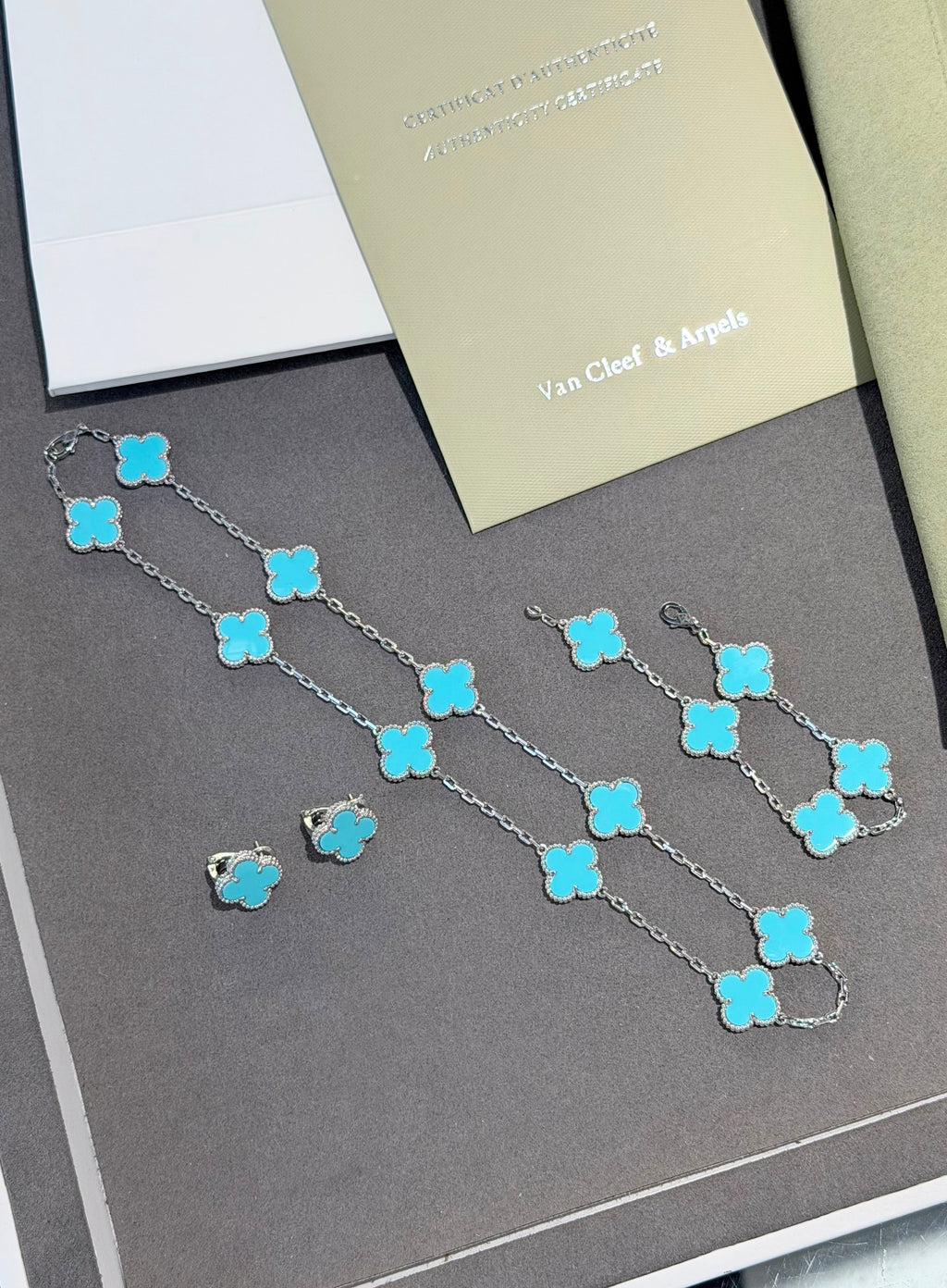VAN CLEEF & ARPELS: WHITE GOLD AND TURQUOISE  SET