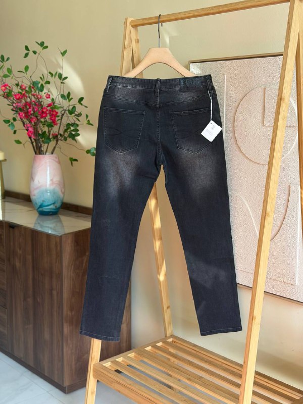 TG Jeans37