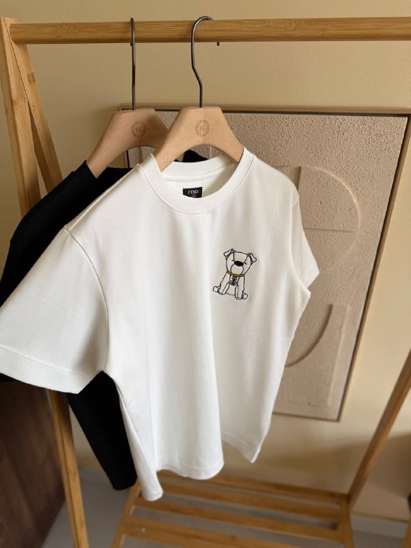 Fendi Dog Graphic T-shirt