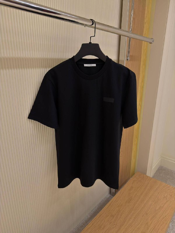 TG Givenchy2